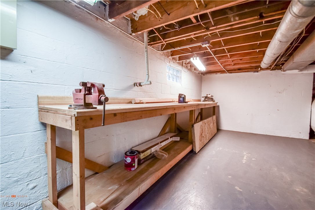 7074 Lake Shore Boulevard, Mentor, Ohio image 36