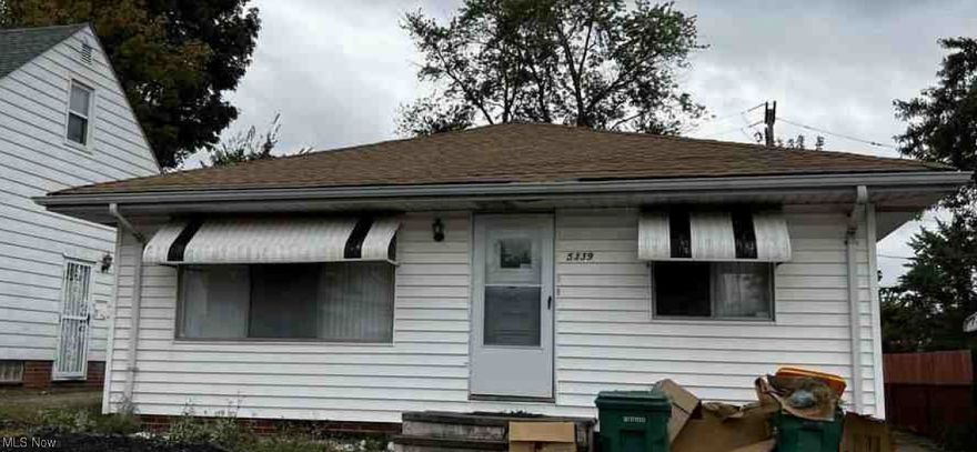 Freshly painted home , 3 bedrooms 1 bathroom single family house built in 1960. This well maintained 3 bed 1 bath single family house offers over 1064 sqft of living space. First floor offers eat-in kitchen, 3 beds and 1 bath.