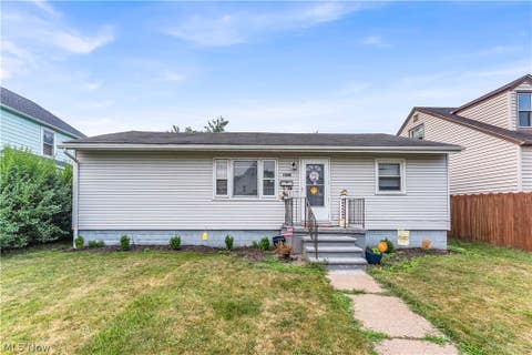Homes For Sale - 1950 E 30th Street<br/> Lorain, OH 44055