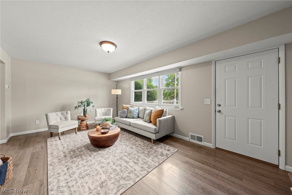 Photo of 4221 Regal Avenue, Brunswick, OH 44212 (MLS # 5226400)