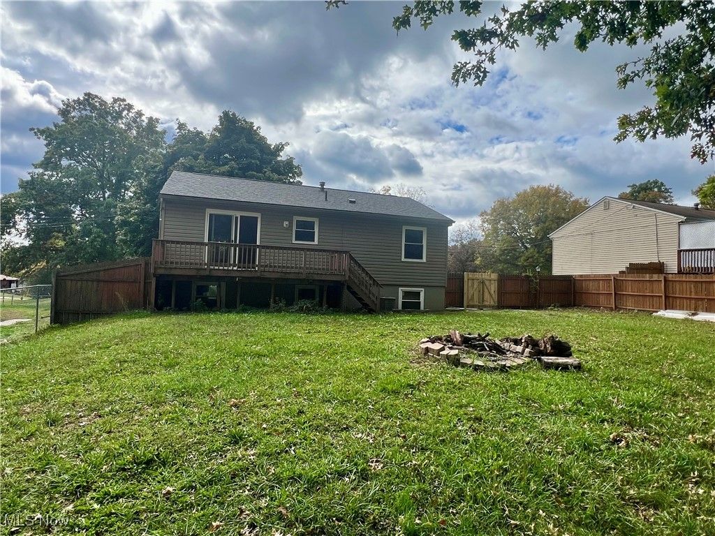 Photo of 1523 Queenstown Road, Kent, OH 44240 (MLS # 5165950)