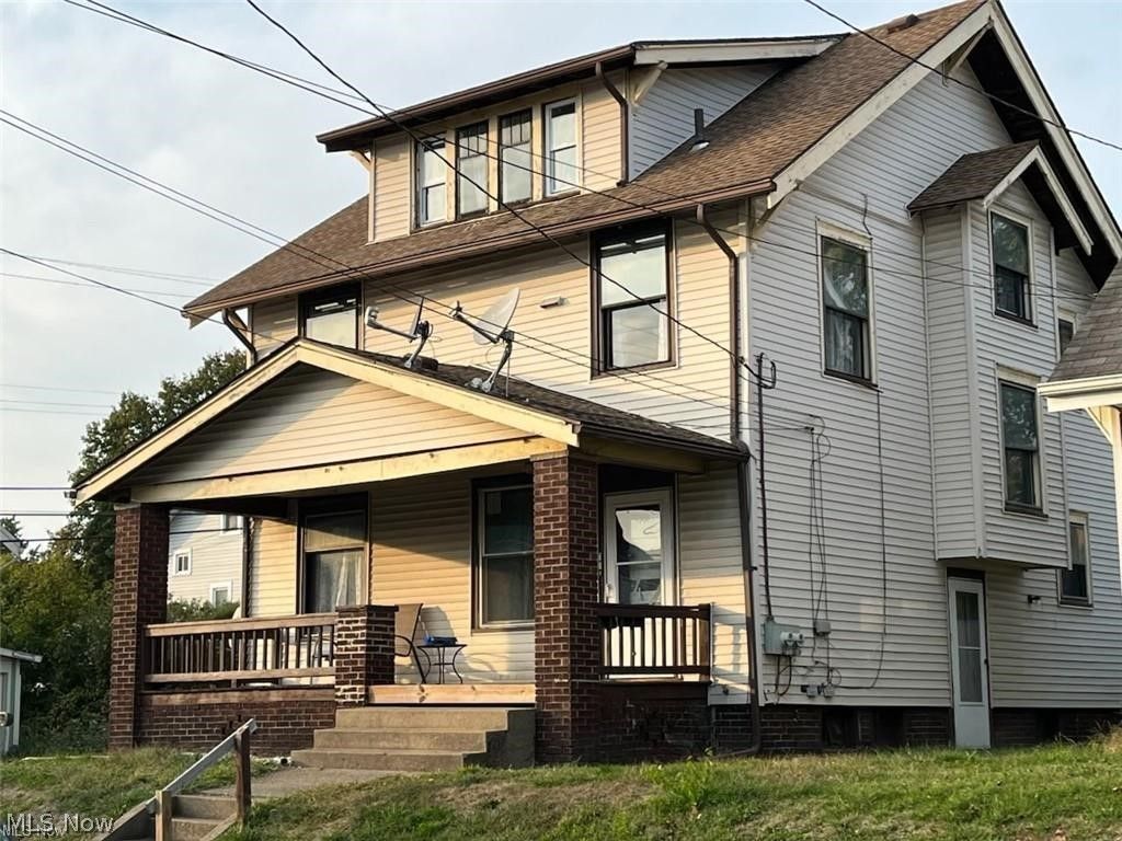 Photo of 1135 16th Street NW, Canton, OH 44703 (MLS # 5209803)