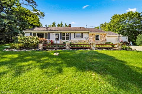 Tiny photo for 219 W Mennonite Road, Aurora, OH 44202 (MLS # 5237154)