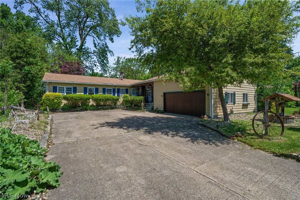 Photo of 22486 Macbeth Avenue, Fairview Park, OH 44126 (MLS # 5204539)
