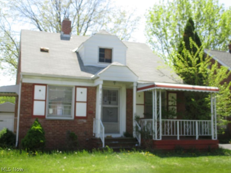 Brick bungalow with 3 bedrooms, 1 bath, full basement and 1 car detached garage. Easy access to freeways, shopping and schools.
