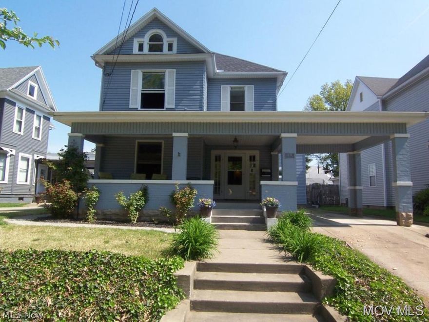 Beautifully updated 2 story with warm & welcoming foyer, pretty built-ins, refinished hardwood floors, kitchen with large pantry room, new solid surface countertops & porcelain tile floor adds a crisp modern flare. Enjoy the sunroom leading to the deck & pretty landscaping (private, smaller yard). Large family room with WBFP and new carpet. Master suite features unique layout w/ dressing area & 2 adjoining baths. Home has attached garage-like building used for laundry, workshop & storage. Other room is sunroom (sq ft not counted). Roof 1 yr, water purif system. A must see!  Elem: McKinley Elementary School  Elem/Bus: N  JrHigh: Van Devender Jr. High School  JrHigh/Bus: N  High: Parkersburg High  High/Bus: N  Fire: CIT  Police: CTY  PossFreeGas: N  ;SQFT=Fin L1:1454, Fin L2:1376, Fin Above:2830, Fin Total:2830, Unfin L1:160, Unfin Above:160, Unfin Total:Y;GAR= 1 Car Carport;PRKG= Parking Pad