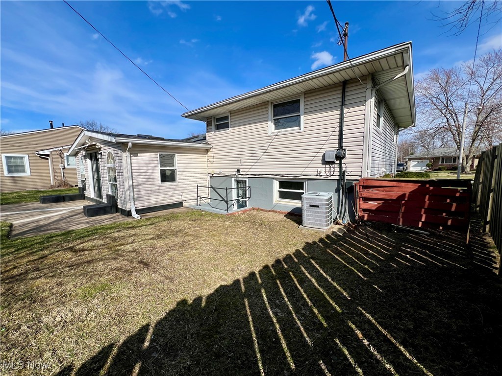 4160 Stanford Avenue, Lorain, Ohio image 33