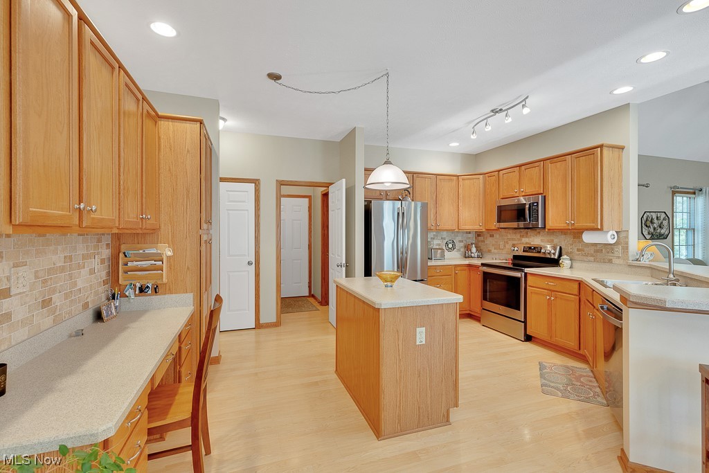 20474 Foxe Drive, Strongsville, Ohio image 12