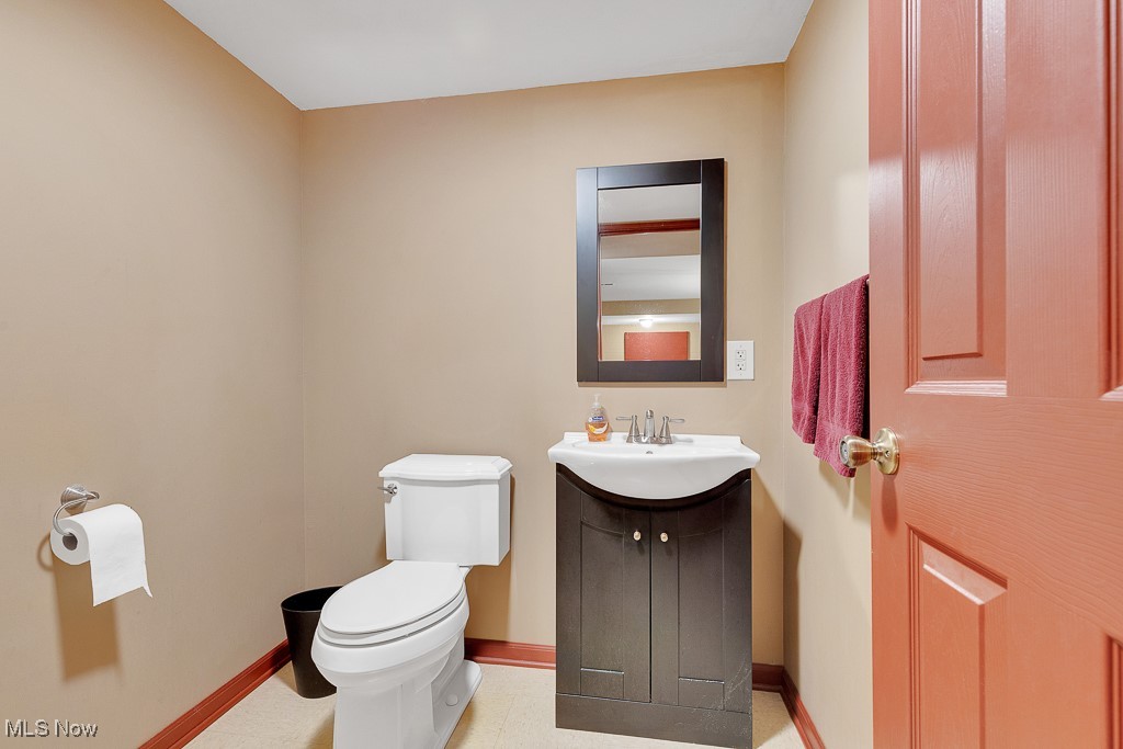 20474 Foxe Drive, Strongsville, Ohio image 36