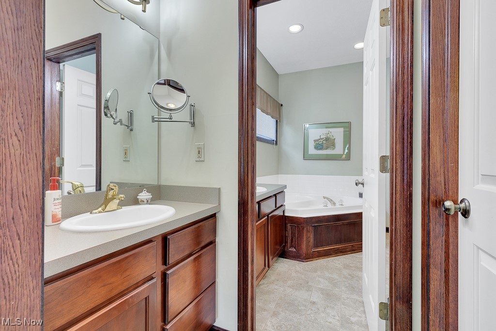 20474 Foxe Drive, Strongsville, Ohio image 22