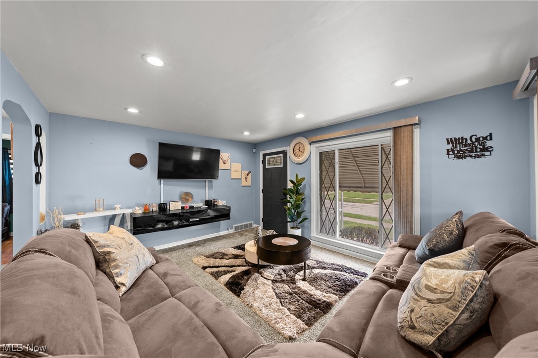 16101 Throckley Avenue, Cleveland, Ohio image 12