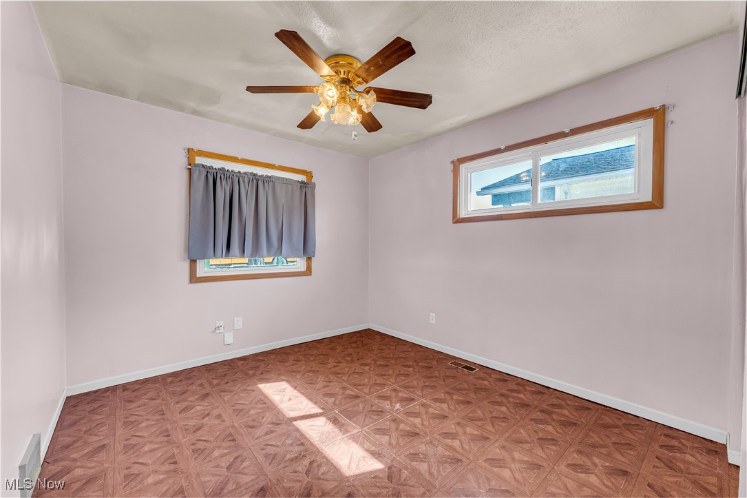 5052 Forest Road, Mentor, Ohio image 20