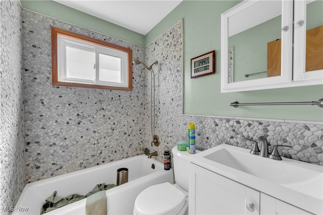 5052 Forest Road, Mentor, Ohio image 22