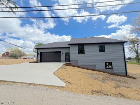 Tiny photo for 910 W Main Street, Sugarcreek, OH 44681 (MLS # 5201072)