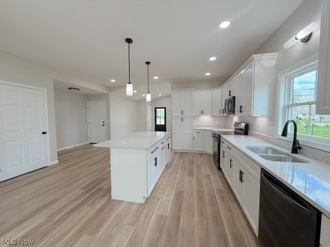 Tiny photo for 910 W Main Street, Sugarcreek, OH 44681 (MLS # 5201072)