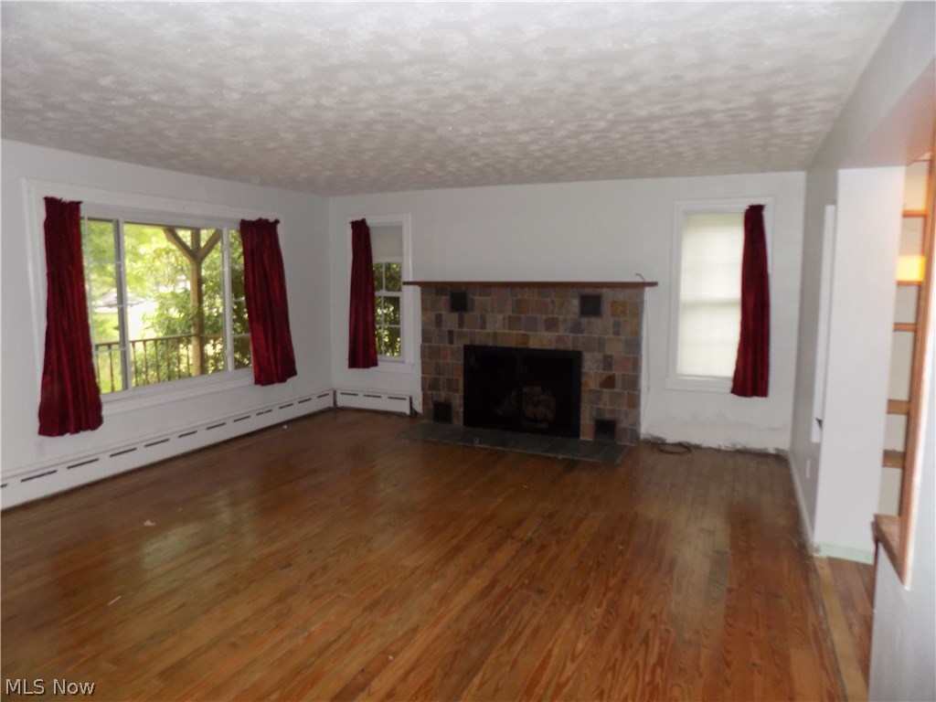 A W & H M Gustafson 01 - Residential