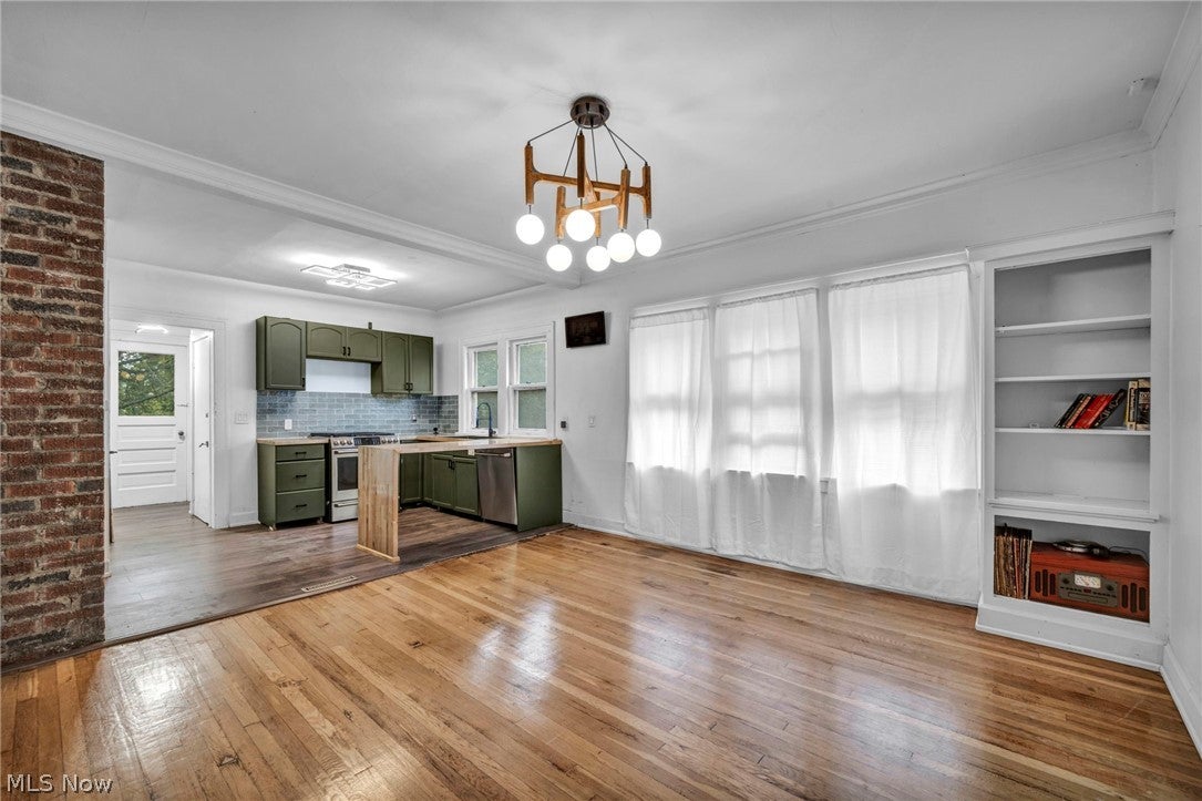 3808 E 149th Street