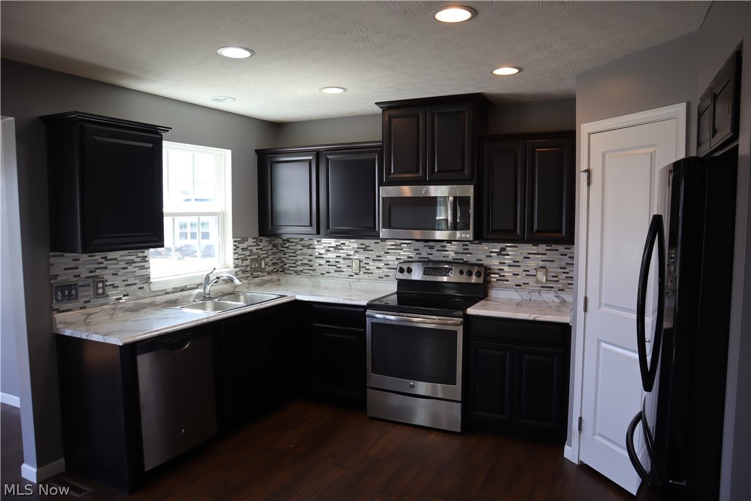 Emerald Estates 06 - Residential