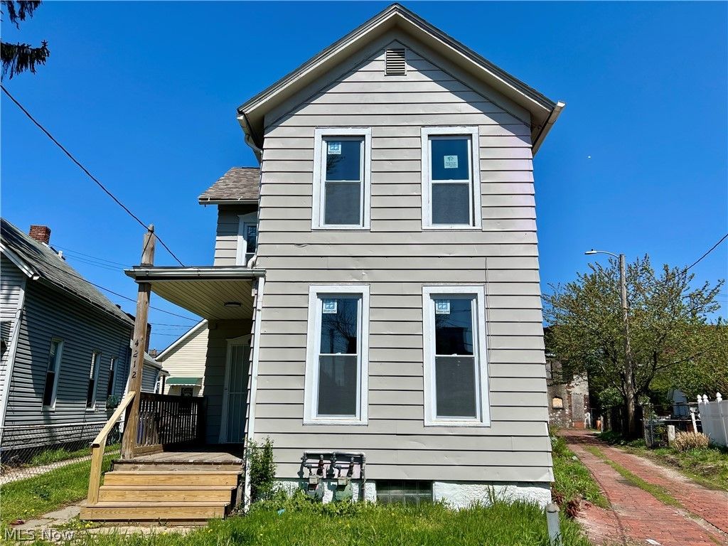 Photo of 4212 Apple Avenue, Cleveland, OH 44113 (MLS # 5203893)
