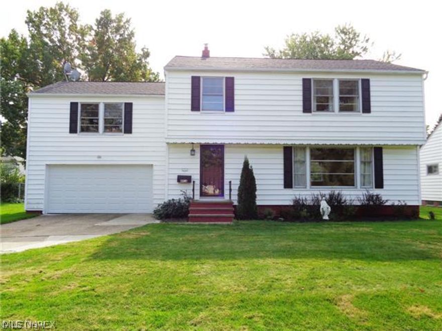 Truly a well maintained colonial with 4 extremely large bedrooms with lots of closet space.  Double vanity in bathroom will make your family happy..
Granite counter tops in the kitchen with really nice cabinets.  Peace of mind with all newer lighting, plumbing, fixtures, carpeting, furnace,  and Timberline roof.  Great alternative to buying a brand new home for half the price.  Call today for a showing.