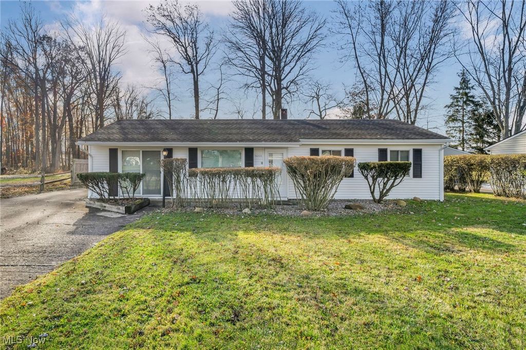 Photo of 34111 W Point Drive, North Ridgeville, OH 44039 (MLS # 5175521)