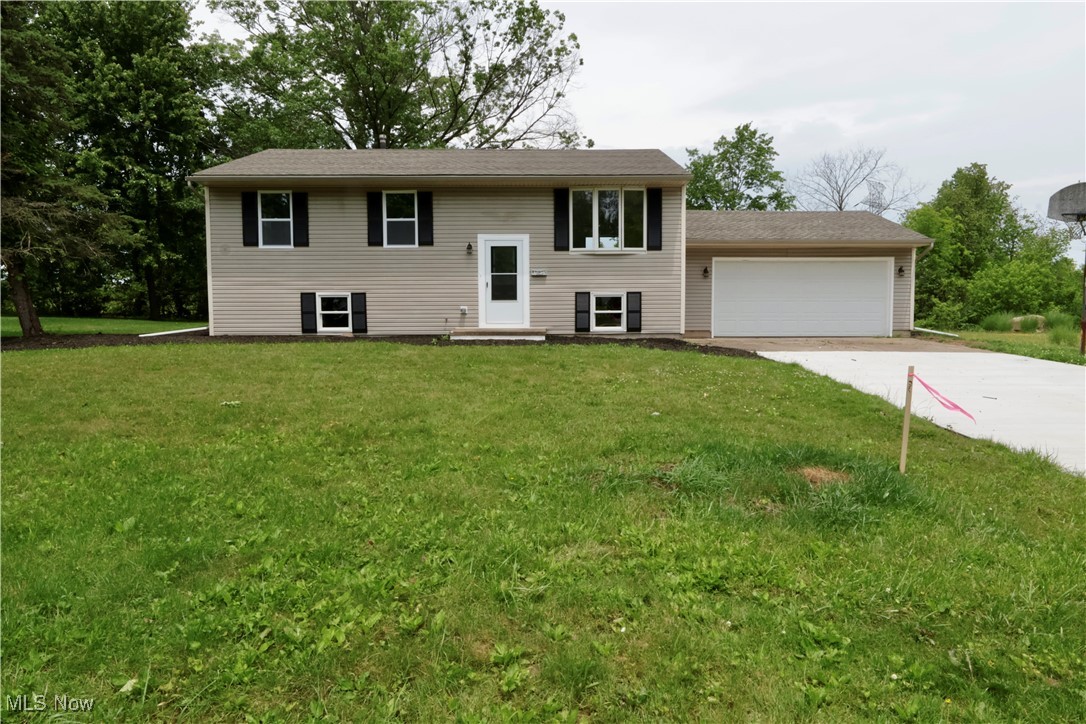 This beautifully remodeled bi-level sits in a prime location. The serene neighborhood is right around the corner from access to Rte 2 and the main shopping and dining district on Rte 58 in Amherst. And yet you are still within walking distance of adorable downtown Amherst. Quarry Creek runs through the backyard. With three bedrooms and living space upstairs, the lower level can be converted into the master or in-law suite. Amherst is in demand. Book your showing today.