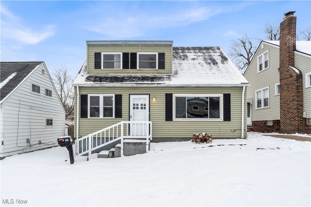 Photo of 7611 Newport Avenue, Parma, OH 44129 (MLS # 5177425)