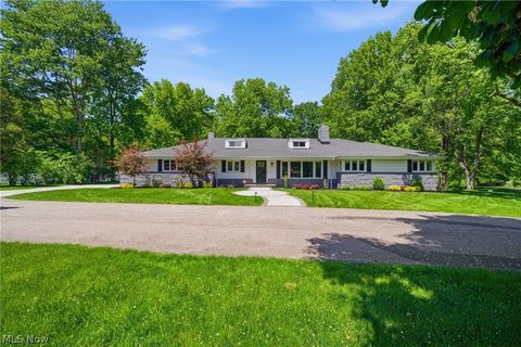 Homes For Sale - 6733 Gates Mills Boulevard<br/> Cuyahoga County, Gates Mills, OH 44040