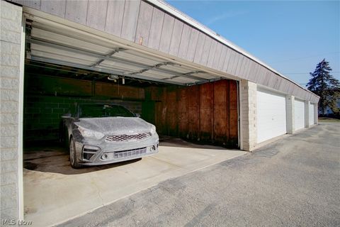 Tiny photo for 8507 N Akins Road, North Royalton, OH 44133 (MLS # 5189978)