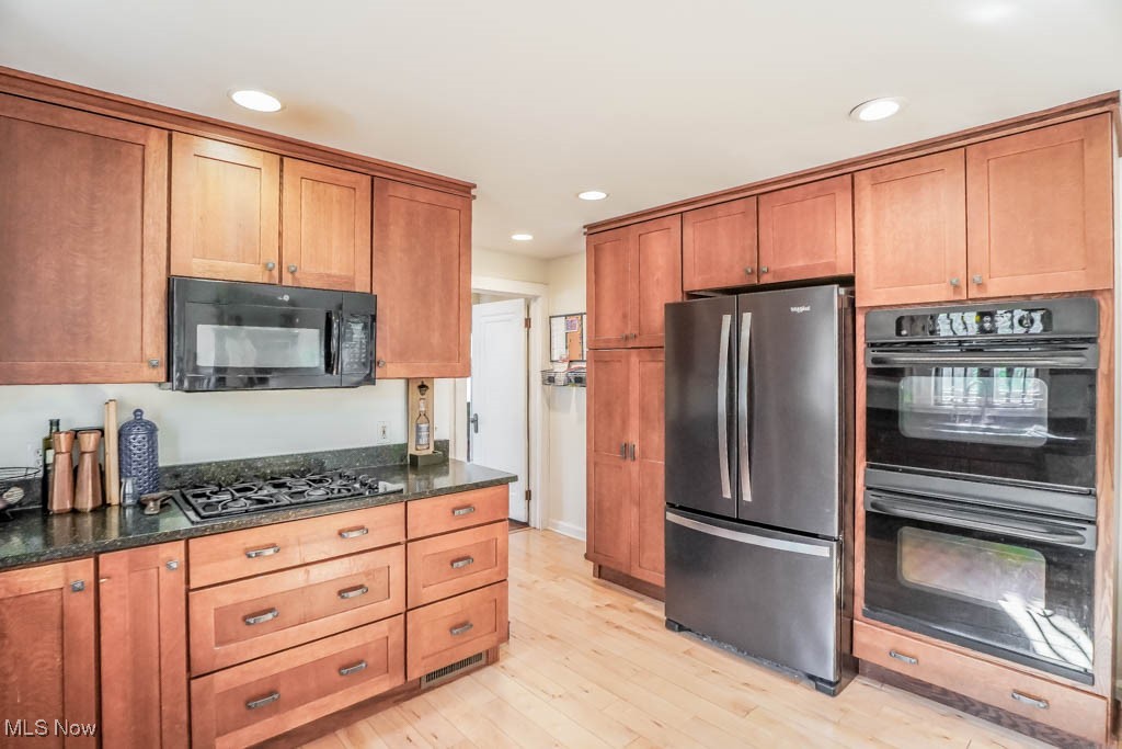 6747 Fulton Drive, Canton, Ohio image 17