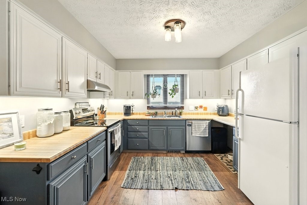 Briarwood Condos Ph 2 - Residential