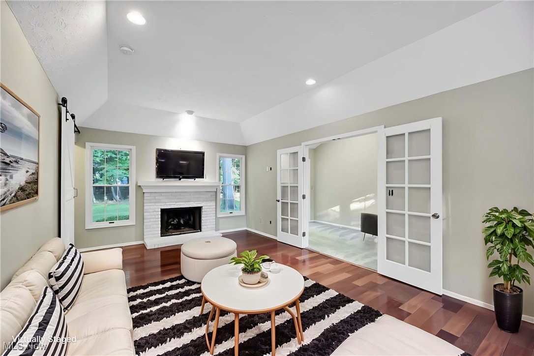 225 Westwind Drive 2
