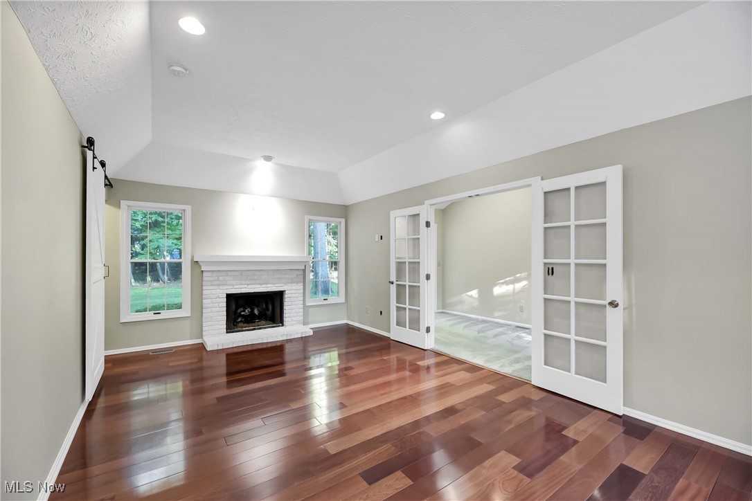 225 Westwind Drive 2