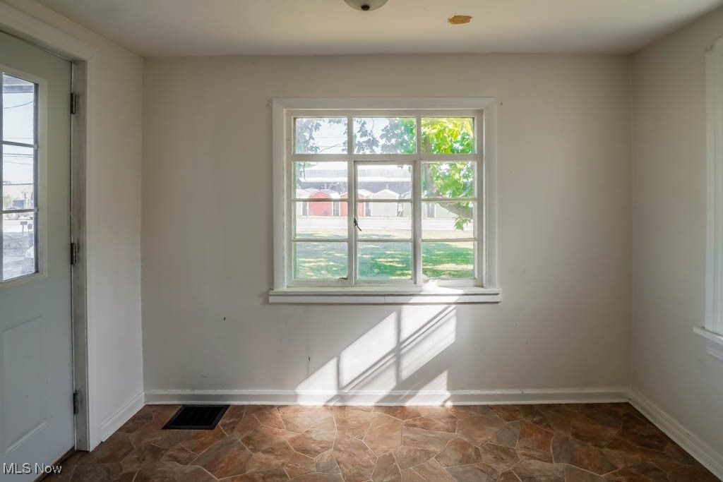 Photo of 8202 Navarre Road SW, Massillon, OH 44646 (MLS # 5178767)