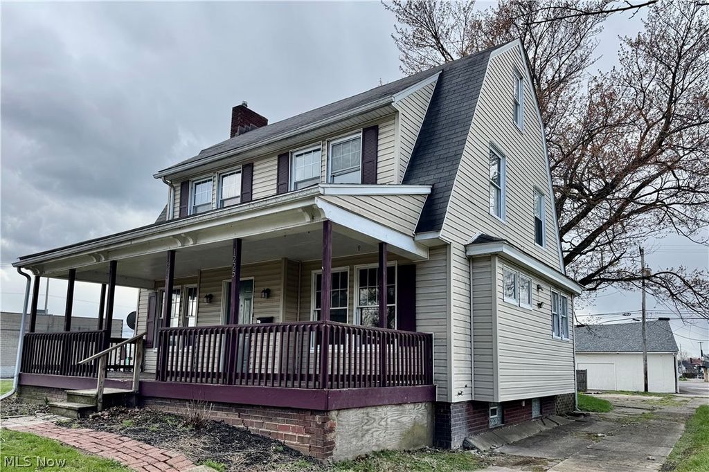 Photo of 1225 Woodland Avenue NW, Canton, OH 44703 (MLS # 5199502)