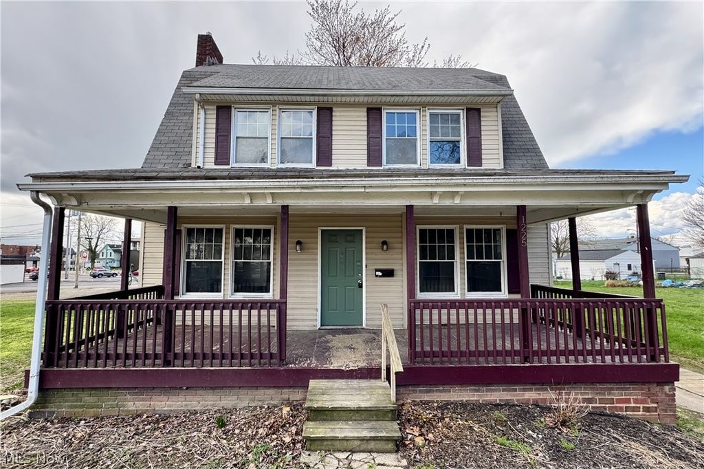 Photo of 1225 Woodland Avenue NW, Canton, OH 44703 (MLS # 5199502)