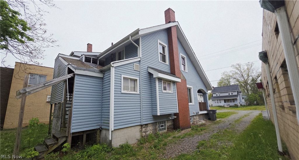 Photo of 1934 E Midlothian Boulevard, Youngstown, OH 44502 (MLS # 5205257)