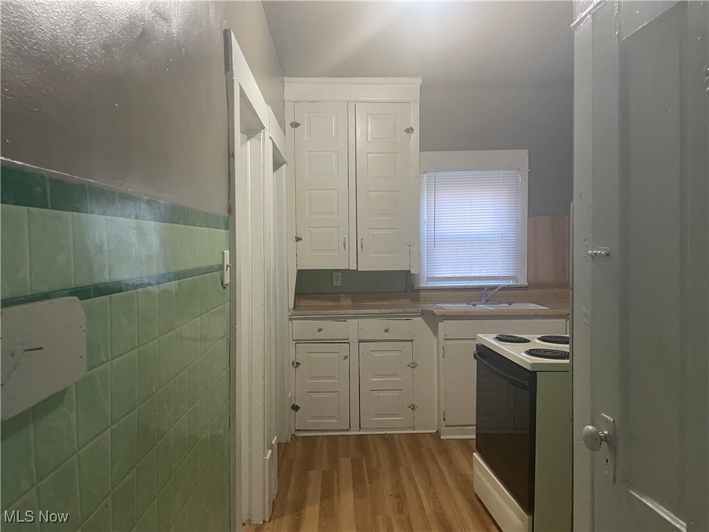 Akron, Ohio 44311, United States, 2 Bedrooms Bedrooms, ,1 BathroomBathrooms,Residential,Active,2177
