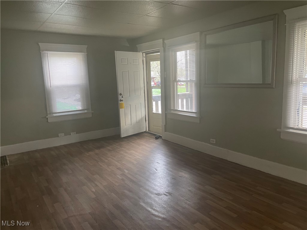 Akron, Ohio 44311, United States, 2 Bedrooms Bedrooms, ,1 BathroomBathrooms,Residential,Active,2177