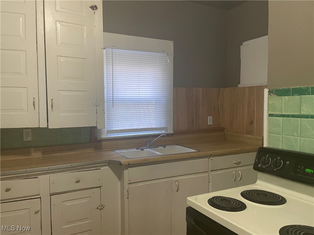 Akron, Ohio 44311, United States, 2 Bedrooms Bedrooms, ,1 BathroomBathrooms,Residential,Active,2177