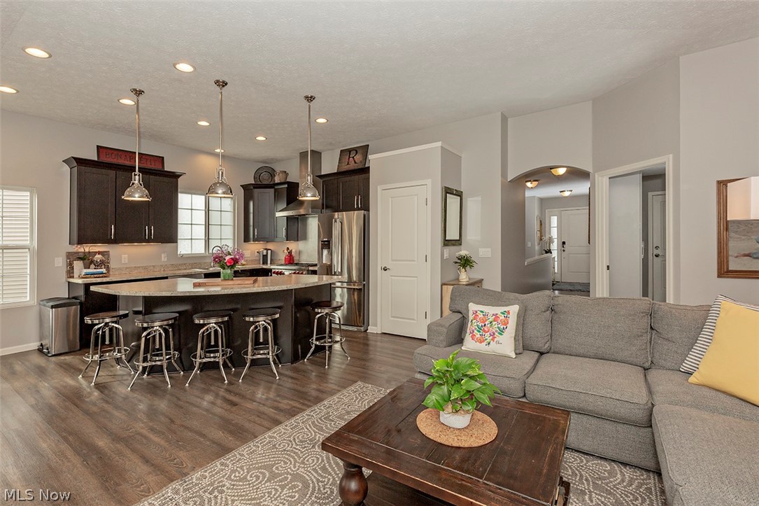 Winslow Estates Condo Ph Xvii - Residential