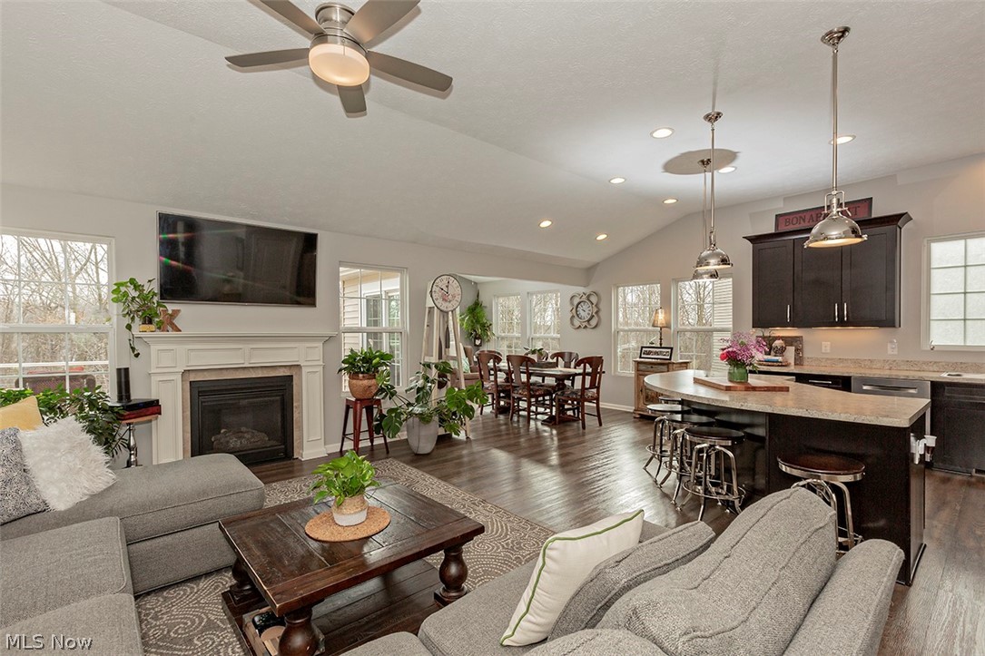 Winslow Estates Condo Ph Xvii - Residential