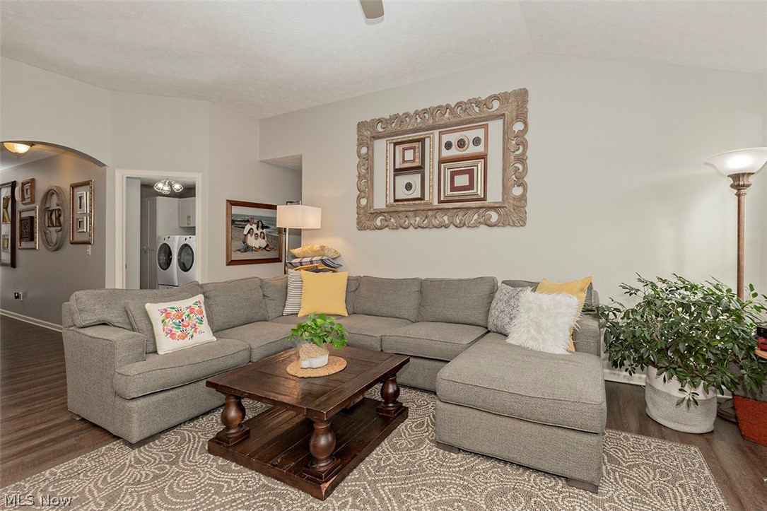 Winslow Estates Condo Ph Xvii - Residential