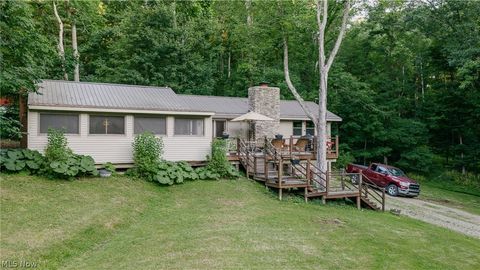 Homes For Sale - 6153 Nichols Lane<br/> Bowerston, OH 44695