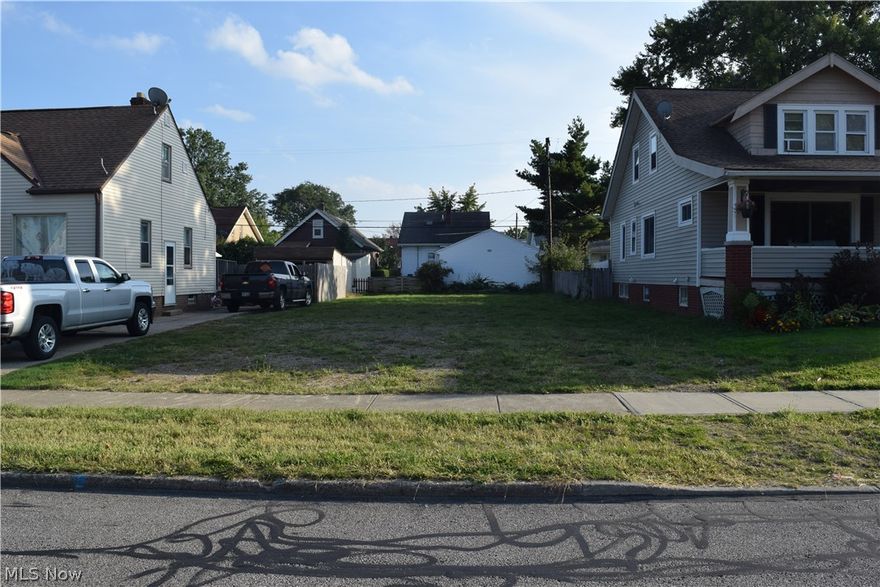 Land is being sold "AS IS" Cash Only, no concessions, buyer is responsible for due diligence.  Seller has no reports or disclosures.  All inspections are at buyers expense.
