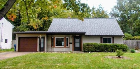 Homes For Sale - 764 Irving Park Boulevard<br/> Sheffield Lake, OH 44054