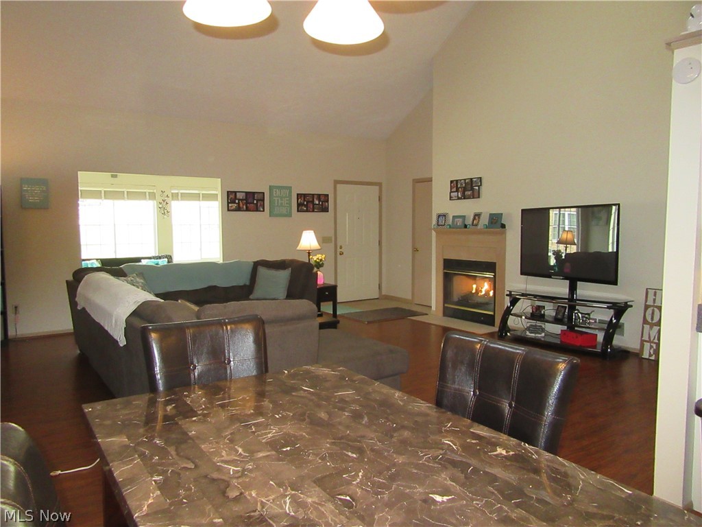 Cambridge/Crk Condos Ph I - Residential