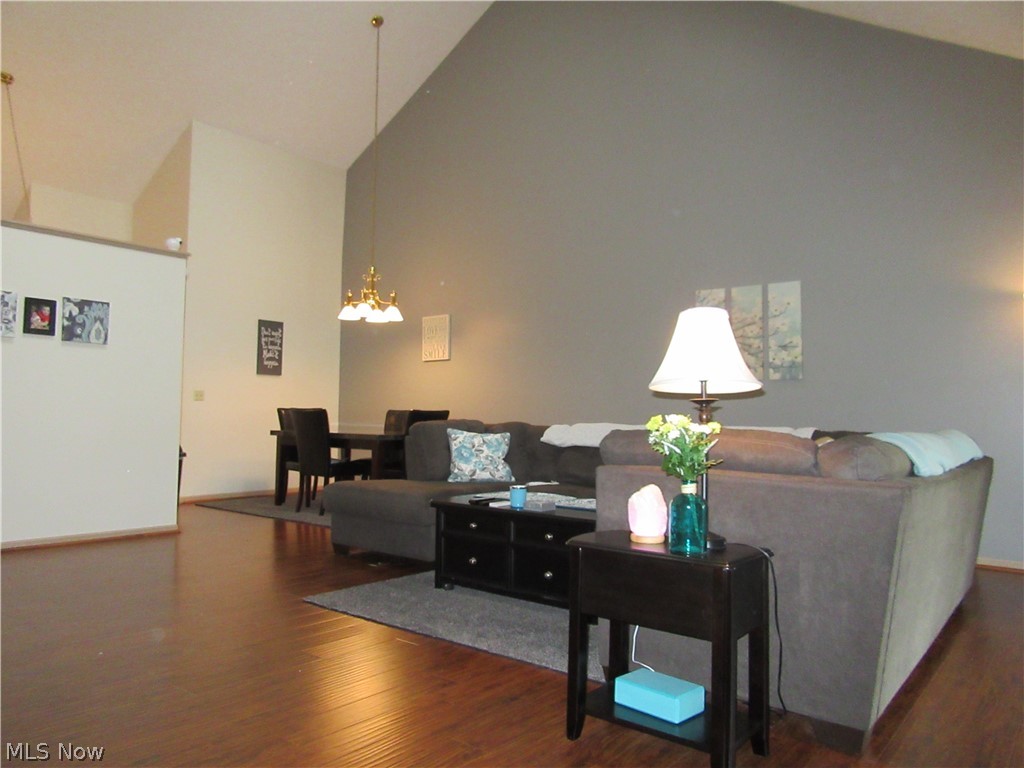 Cambridge/Crk Condos Ph I - Residential