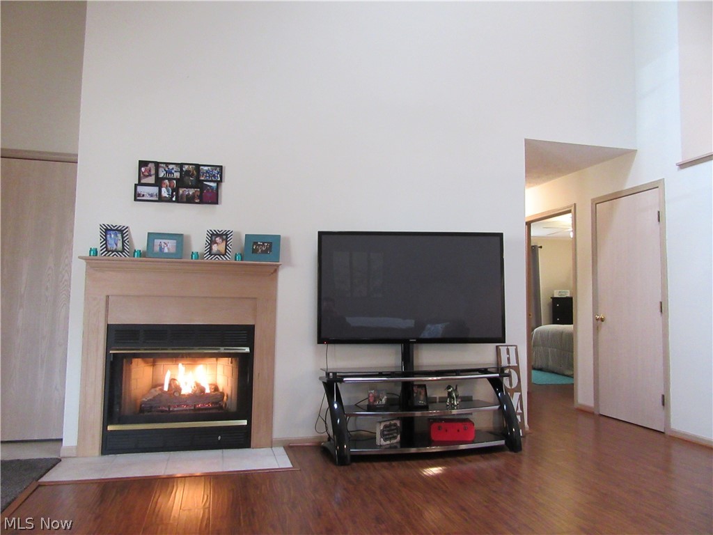 Cambridge/Crk Condos Ph I - Residential