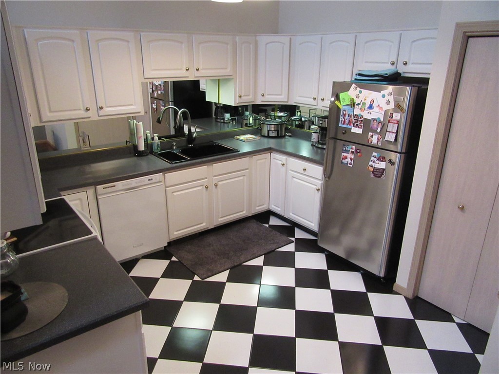 Cambridge/Crk Condos Ph I - Residential